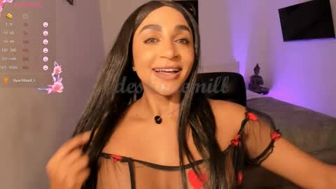 Snapshot of destinnemil chatting on 11.28.25 Destinne Mill online show from 11.28.25