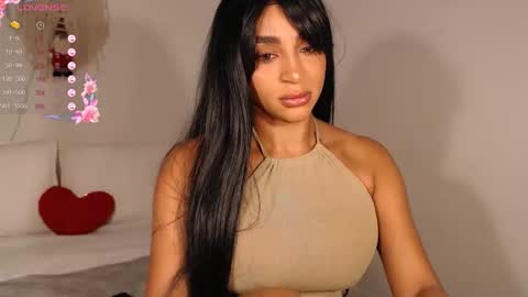 Snapshot of destinnemil chatting on 12.16.25 Destinne Mill online show from 12.16.25