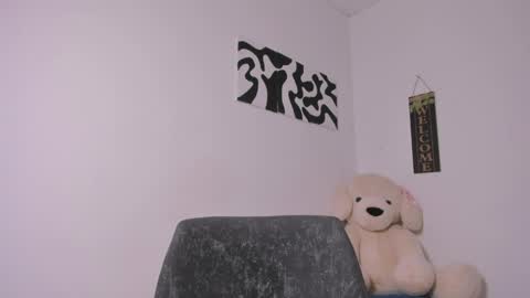 Snapshot of desty_y chatting on 04.11.26 desty_y online show from 04.11.26