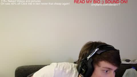 Snapshot of devantheplug chatting on 12.14.24 Devan online show from 12.14.24