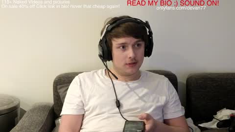 Snapshot of devantheplug chatting on 12.15.24 Devan online show from 12.15.24