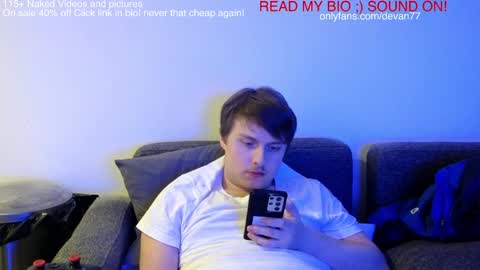 Snapshot of devantheplug chatting on 12.16.24 Devan online show from 12.16.24