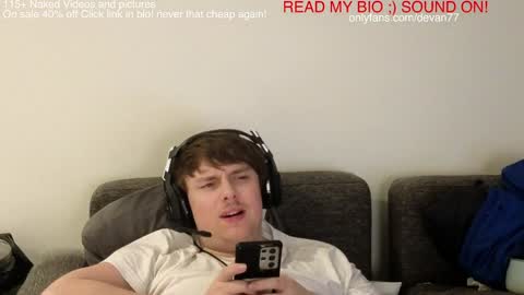 Snapshot of devantheplug chatting on 12.24.24 Devan online show from 12.24.24