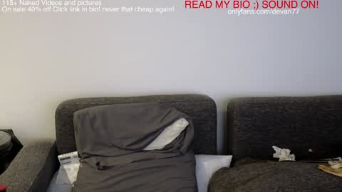 Snapshot of devantheplug chatting on 12.24.24 Devan online show from 12.24.24