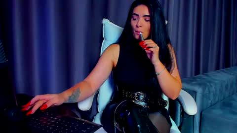 Snapshot of devashaqueen chatting on 12.04.25 Devasha online show from 12.04.25