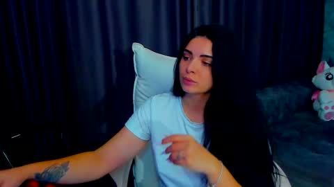 Snapshot of devashaqueen chatting on 12.13.25 Devasha online show from 12.13.25