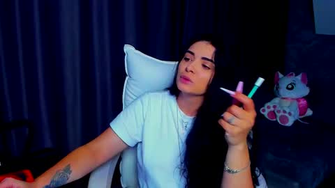 Snapshot of devashaqueen chatting on 12.15.25 Devasha online show from 12.15.25