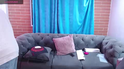 devi_black_13_ online show from 02.04.26