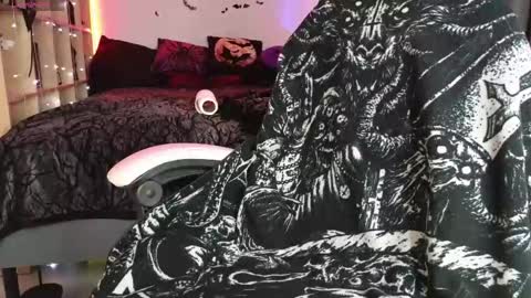 devil_s_bride online show from 04.21.26
