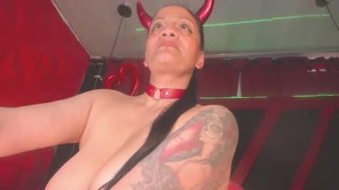 devil_taylorx online show from 11.04.25