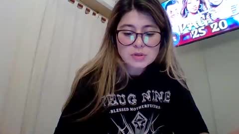 Snapshot of devilbabi chatting on 10.16.25 devilbabi online show from 10.16.25