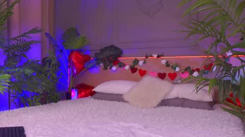 Snapshot of devilinee chatting on 02.12.25 devilinee online show from 02.12.25