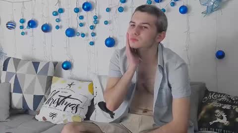 Snapshot of devin_ho chatting on 12.11.24 devin_ho online show from 12.11.24