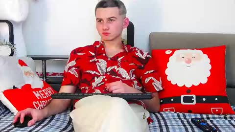 Snapshot of devin_ho chatting on 12.21.24 devin_ho online show from 12.21.24