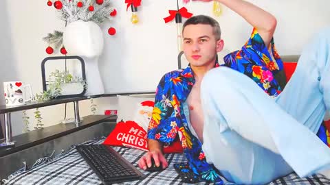 Snapshot of devin_ho chatting on 12.26.24 devin_ho online show from 12.26.24