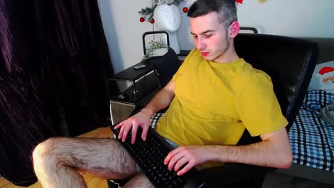 Snapshot of devin_ho chatting on 12.28.24 devin_ho online show from 12.28.24