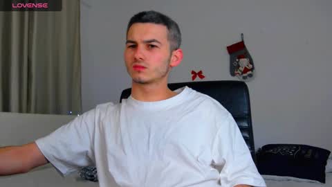 Snapshot of devin_ho chatting on 12.29.24 devin_ho online show from 12.29.24