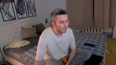 Snapshot of devin_ho chatting on 01.30.25 devin_ho online show from 01.30.25