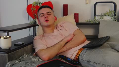 Snapshot of devin_ho chatting on 02.07.25 devin_ho online show from 02.07.25