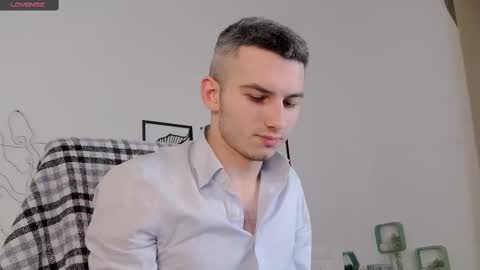 Snapshot of devin_ho chatting on 02.10.25 devin_ho online show from 02.10.25