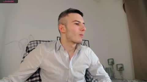 Snapshot of devin_ho chatting on 02.11.25 devin_ho online show from 02.11.25