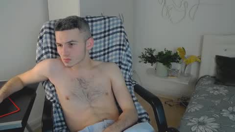 Snapshot of devin_ho chatting on 02.12.25 devin_ho online show from 02.12.25