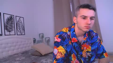 Snapshot of devin_ho chatting on 02.14.25 devin_ho online show from 02.14.25