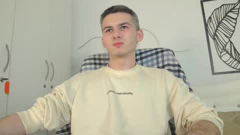 Snapshot of devin_ho chatting on 02.15.25 devin_ho online show from 02.15.25