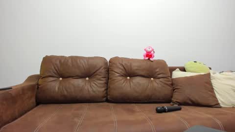 Snapshot of devinesex chatting on 02.12.25 Misha online show from 02.12.25