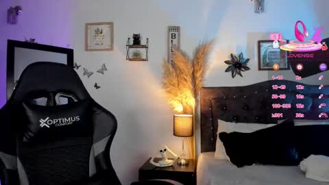 Snapshot of devlin_violet__ chatting on 09.16.25 PaulaInsta  paulacastellanos 1Pvt open online show from 09.16.25