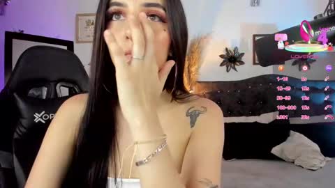 Snapshot of devlin_violet__ chatting on 09.17.25 PaulaInsta  paulacastellanos 1Pvt open online show from 09.17.25