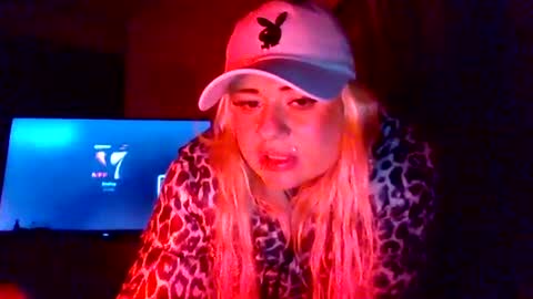 devonhot28 online show from 06.19.26