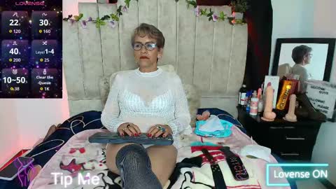 Snapshot of devora_mature65 chatting on 11.07.25 Devora online show from 11.07.25