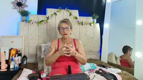 Snapshot of devora_mature65 chatting on 11.15.25 Devora online show from 11.15.25