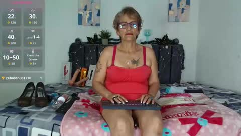 Snapshot of devora_mature65 chatting on 12.01.25 Devora online show from 12.01.25