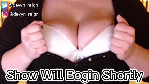 Snapshot of devynreign chatting on 03.08.25 Devyn Reign online show from 03.08.25