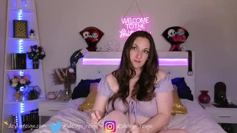 Snapshot of devynreign chatting on 05.17.26 Devyn Reign online show from 05.17.26
