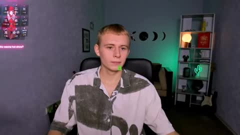 Snapshot of dexter_mitch chatting on 12.20.25 Dekster online show from 12.20.25