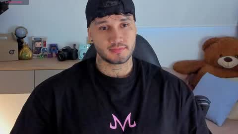 Snapshot of deymon_scott chatting on 05.19.26 JULIAN online show from 05.19.26