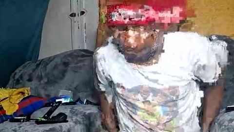 Snapshot of dhbbc454336 chatting on 12.20.25 Marcus D-von Steel as the raunchy ass sniffer thrill me with your online show from 12.20.25