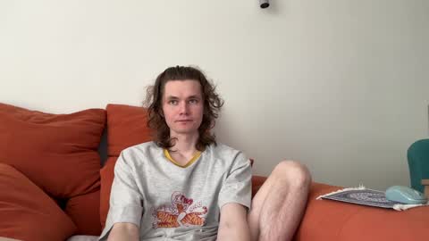 Snapshot of di_n_alex chatting on 05.18.26 Di Alex online show from 05.18.26