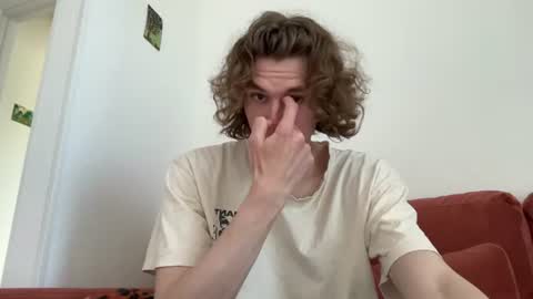 Snapshot of di_n_alex chatting on 06.14.26 Di Alex online show from 06.14.26