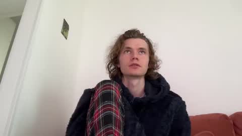 Snapshot of di_n_alex chatting on 06.18.26 Di Alex online show from 06.18.26