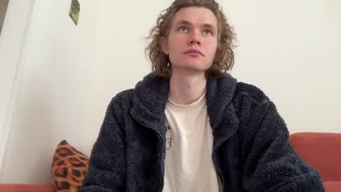 Snapshot of di_n_alex chatting on 06.19.26 Di Alex online show from 06.19.26