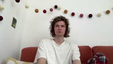 Snapshot of di_n_alex chatting on 06.21.26 Di Alex online show from 06.21.26