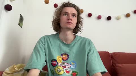 Snapshot of di_n_alex chatting on 06.26.26 Di Alex online show from 06.26.26