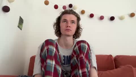 Snapshot of di_n_alex chatting on 06.27.26 Di Alex online show from 06.27.26