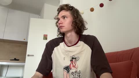 Snapshot of di_n_alex chatting on 07.15.26 Di Alex online show from 07.15.26