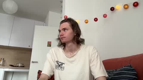 Snapshot of di_n_alex chatting on 07.22.26 Di Alex online show from 07.22.26