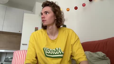 Snapshot of di_n_alex chatting on 07.26.26 Di Alex online show from 07.26.26